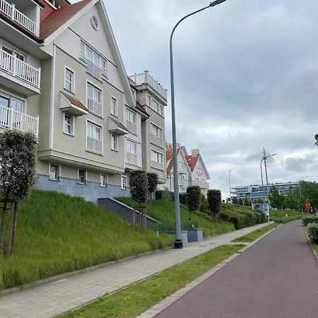 Dockside 0303 With Location Nieuwpoort