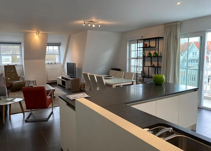 Dockside 0303 With Location * Nieuwpoort